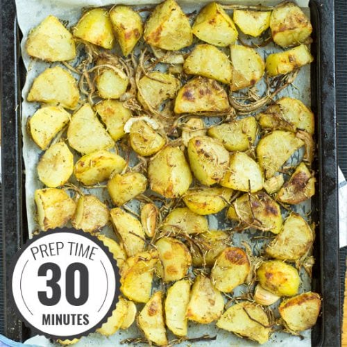 Proper Roast Potatoes. The best there are, were, and ever will be. Crispy, fluffy and with a hint of rosemary. | #Christmas #vegan | hurrythefoodup.com
