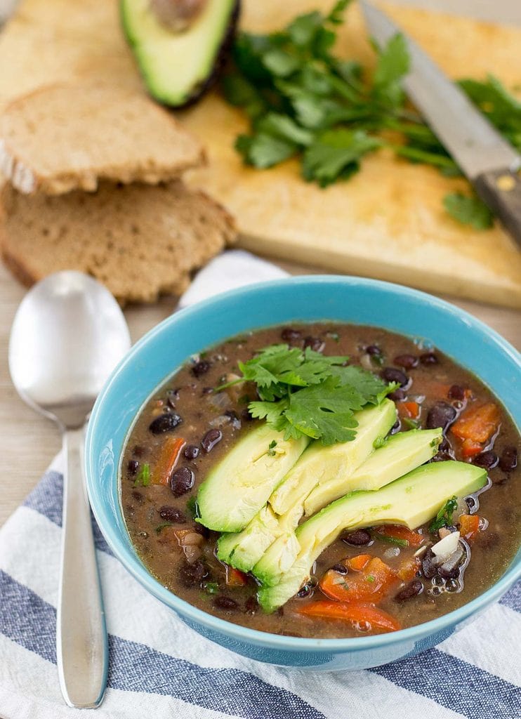 Sofa de Feijão Preto Vegano de inspiração mexicana. Pronta em 20 minutos | #dinner #vegan | hurrythefoodup.com