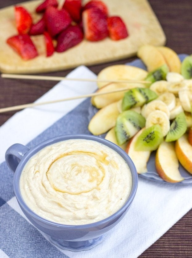 High Protein Yogurt Dip. Perfect with fruit. Ready in 3 minutes | #fruit #dip | hurrythefoodup.com