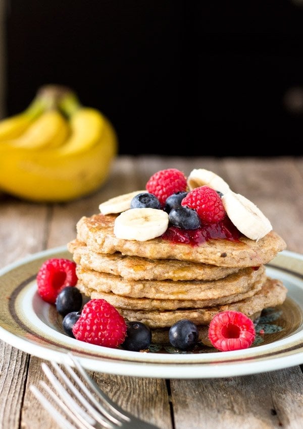 The Definitive Collection of Healthy Vegan Pancakes Recipes #vegan #pancakes | hurrythefoodup.com