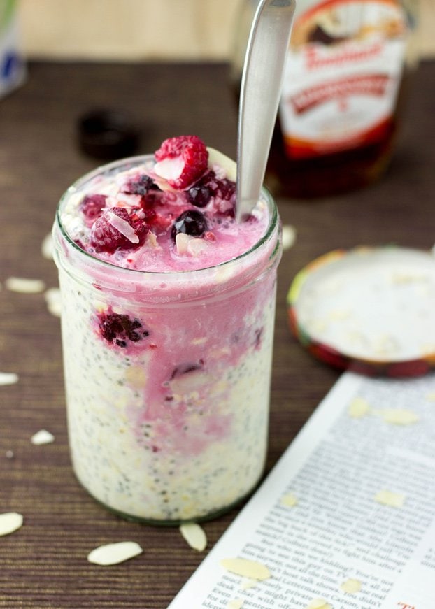 https://hurrythefoodup.com/wp-content/uploads/2015/10/Vegan-Overnight-Oats-in-a-Jar.jpg