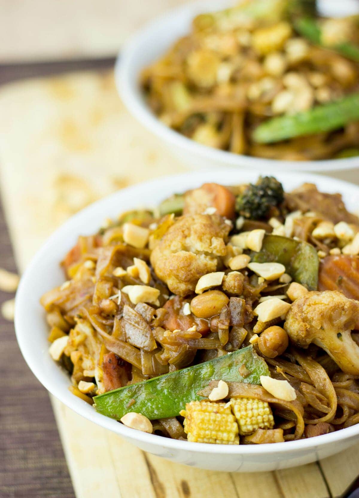 https://hurrythefoodup.com/wp-content/uploads/2015/11/Easy-Vegetable-Stir-Fry-with-Creamy-Peanut-Sauce-1.jpg