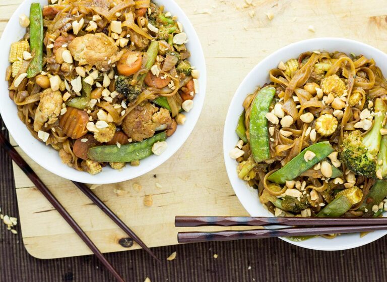 Easy Vegan Peanut Sauce Stir Fry Recipe with Noodles
