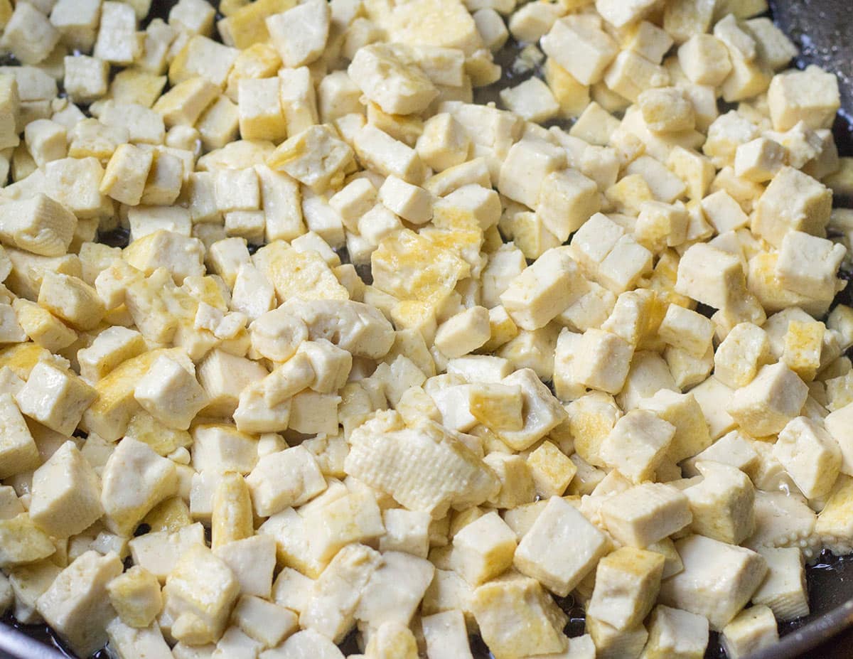 Tofu cubes are placed in a pan | Hurry The Food Up