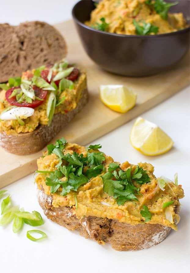 Vegan Tuna Salad - Seafood without the Sea - vegan tuna salad ready to eat #vegetarian #protein | hurrythefoodup.com