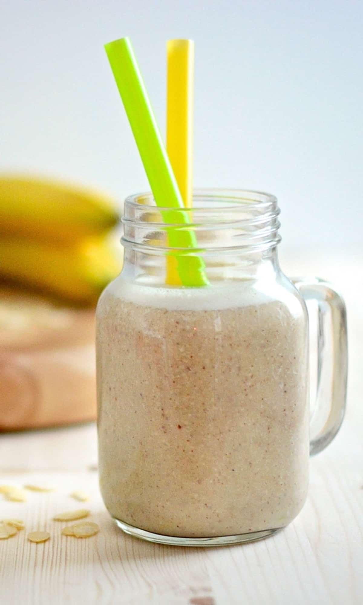 17 High Protein Smoothies - Banana Almond Smoothie | Hurry The Food Up