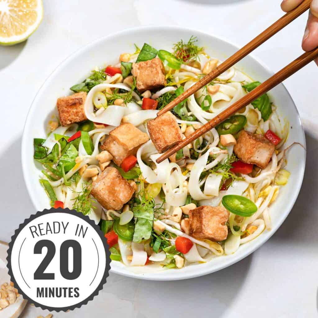 Easy Vegan Pho  (Vietnamese noodle soup, 15 mins)