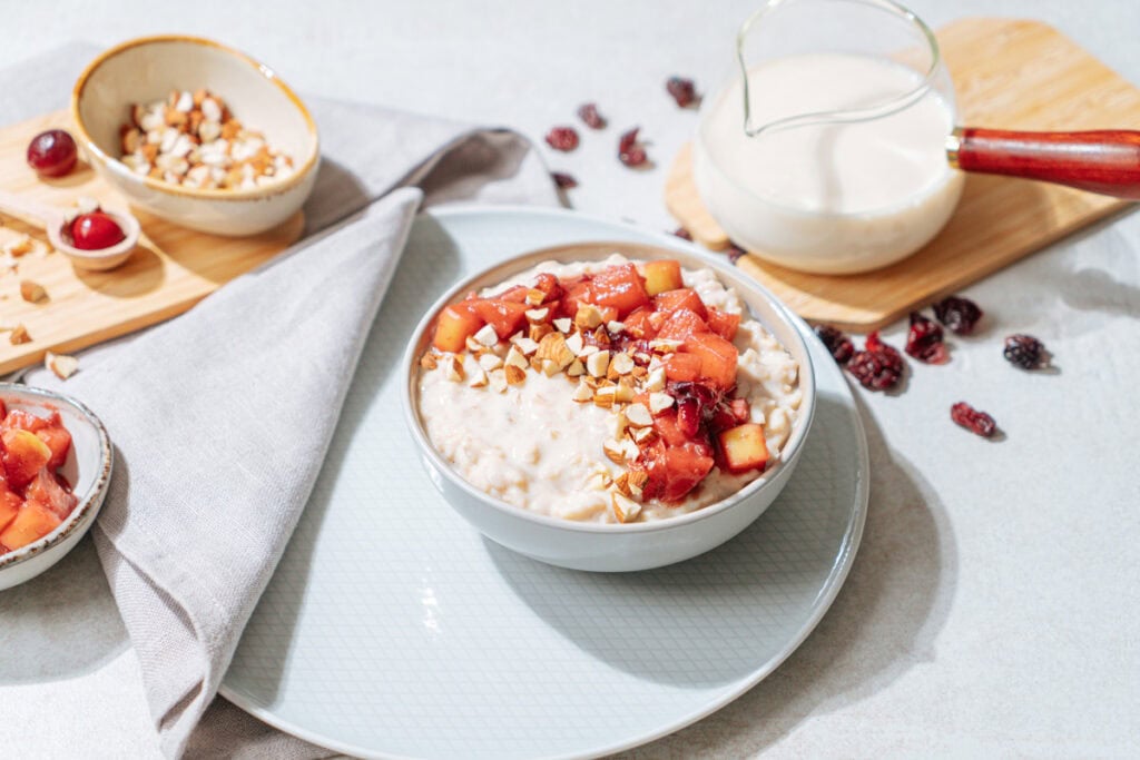 Protein Powder Oatmeal with Winter Apple (24g protein!)