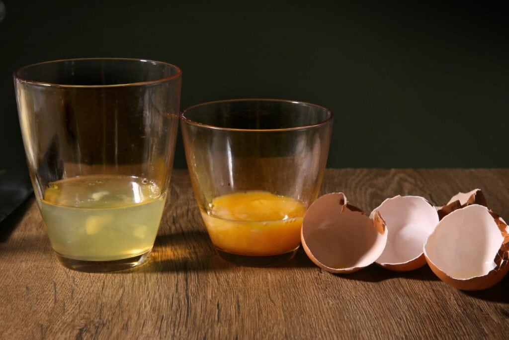 How long do egg whites last in the fridge and freezer?