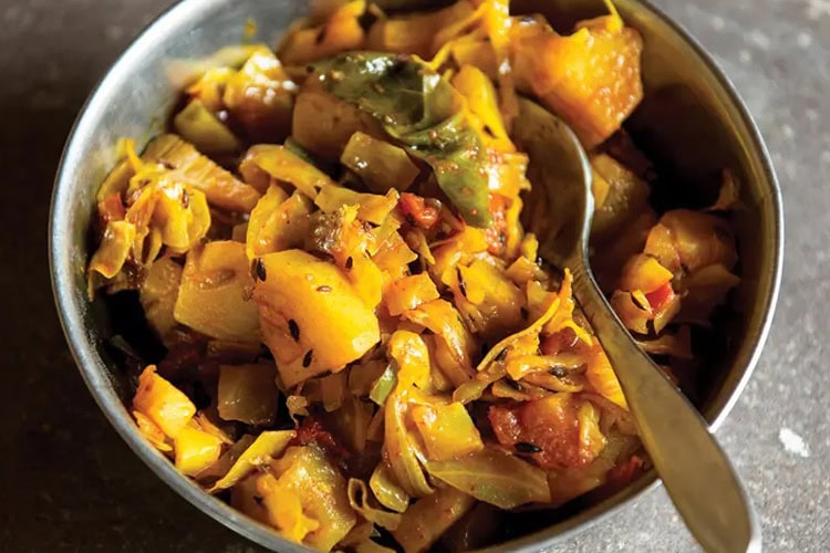Spicy Cabbage and Potato Curry