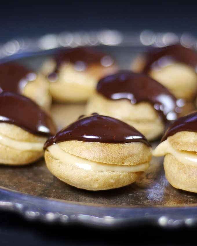 Vegan Mini Eclairs Vegan Mini Eclairs